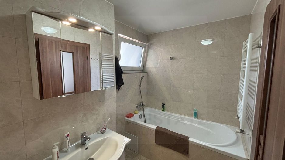 Apartament impecabil 69,5mp 3 camere  2 băi etaj 1 cu loc de parcare - Poză 10