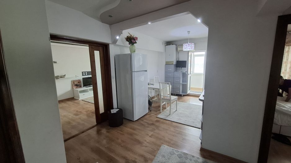Apartament 3 camere decomandat insula de agrement - Poză 8