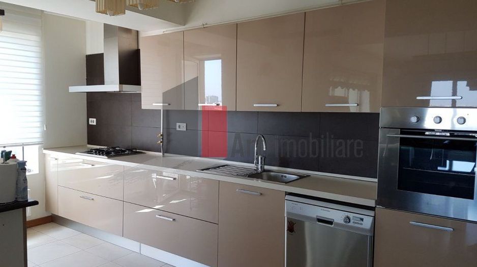 3 Camere Vitan Mall - Poză 3