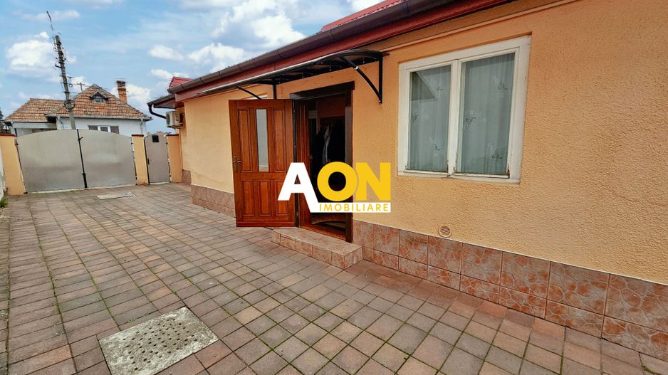 Casa 3 camere, 2 bai, mobilata, utilata, 645 mp teren, zona Lipoveni - Poză 5