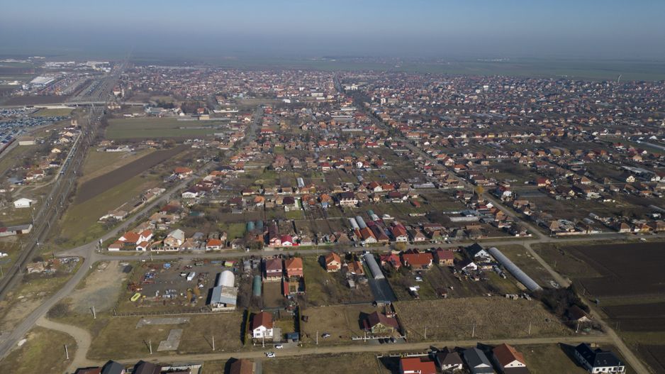 Loc de casa 500 mp în Curtici - Poză 11