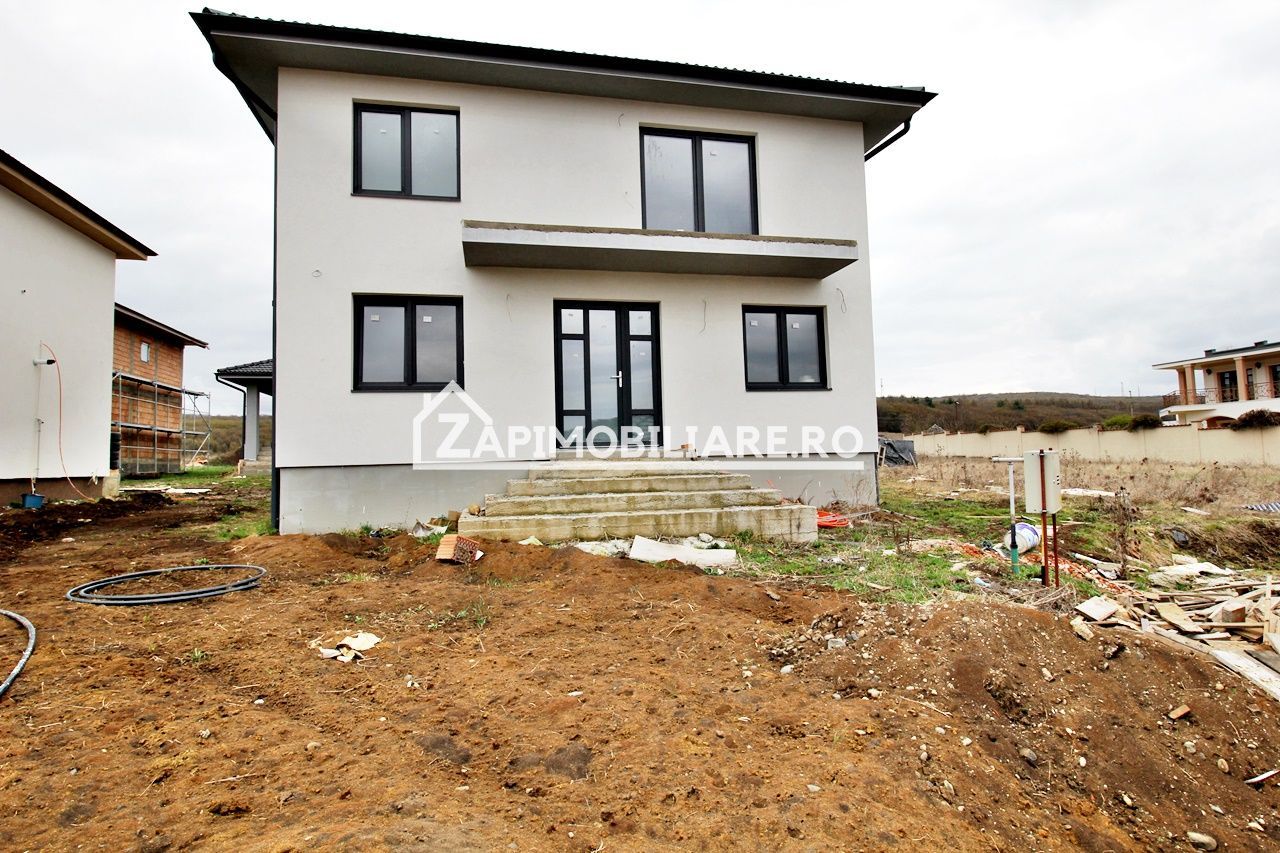 Casa 5 camere,3 băi,la cheie,138 mp,528mp teren,0% comision - Poză 1