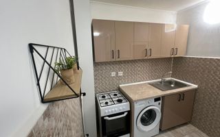 Apartament 1 cameră, 32 m², etaj 3, zona Podul de Piatră - Poză 2