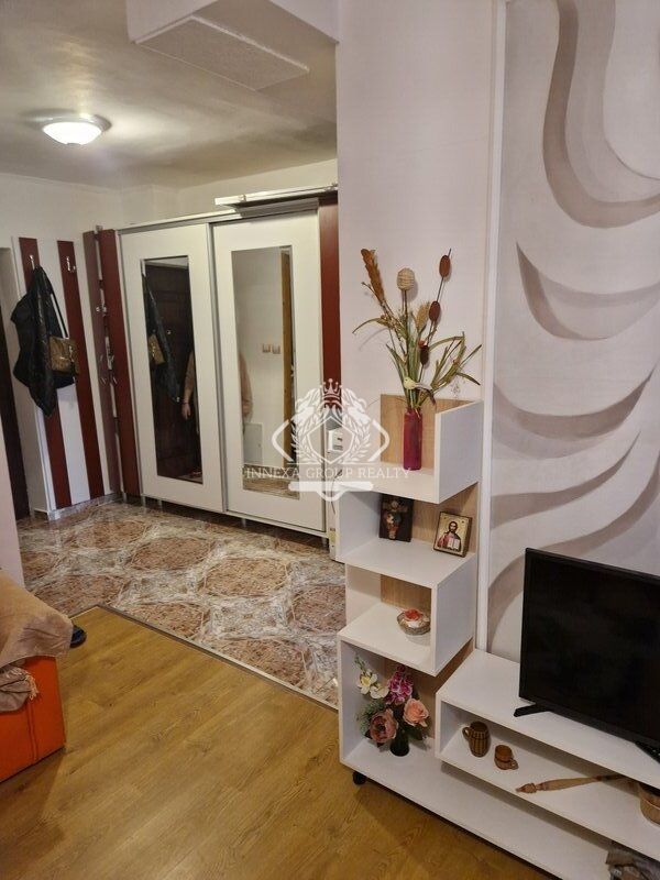 Garsoniera decomandata cf.1 mobilata/utilata bloc 1990 - Mall Vitan - Poză 5