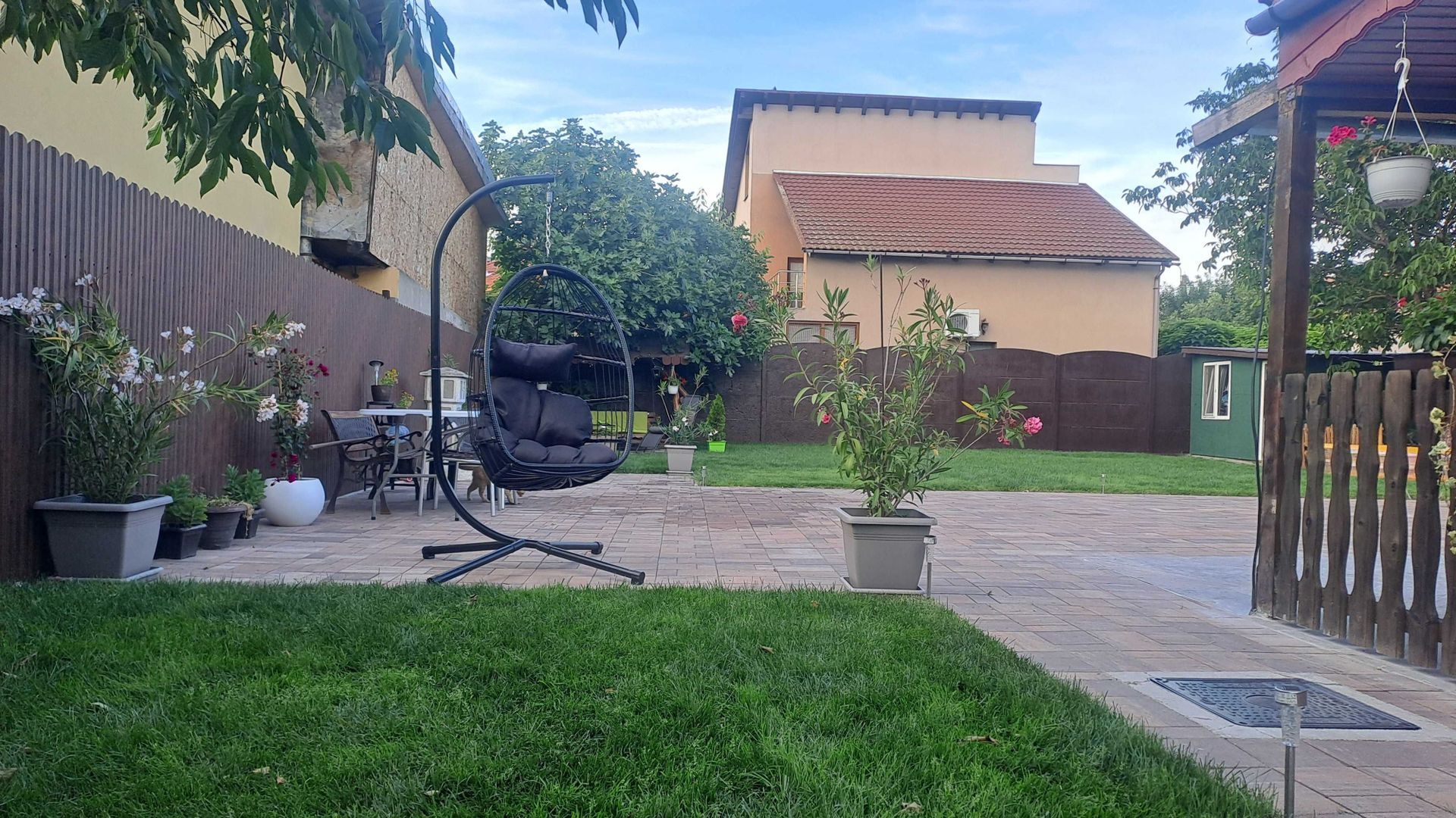 CASA-ZONA MEHALA CU DOUA FRONTURI - Poză 1
