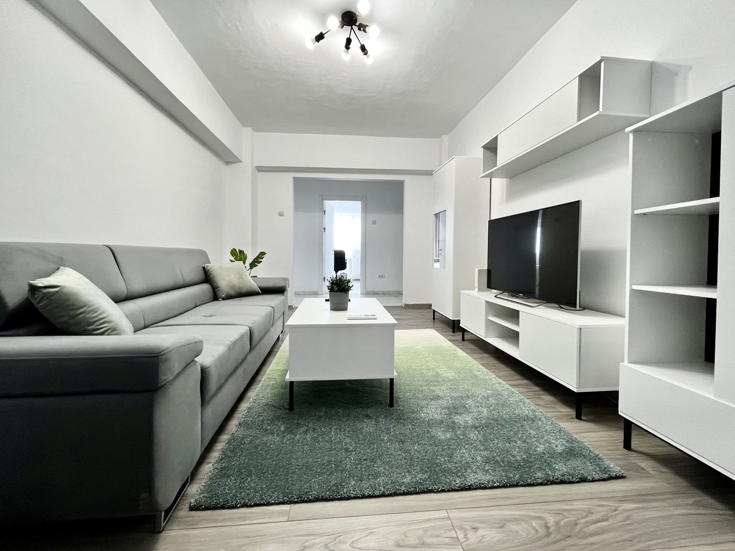 Apartament 4 camere, renovat integral, in zona Aradului- Iulius Mall - Poză 2