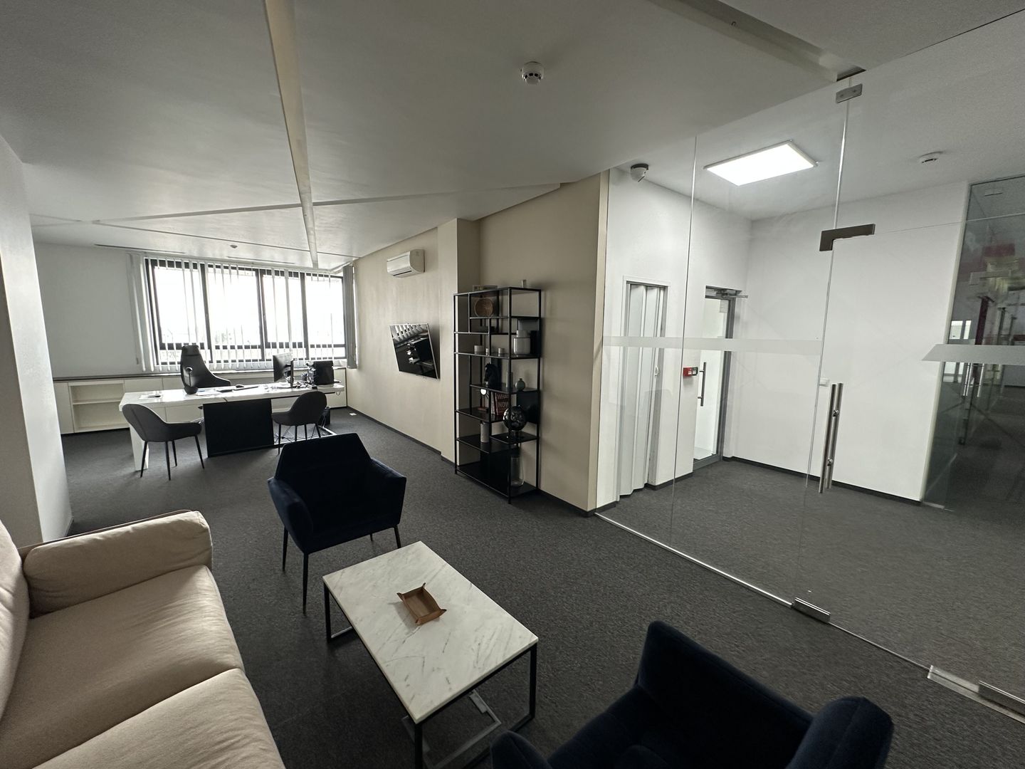 Spațiu  inchiriat   birouri   316 mp - Poză 2