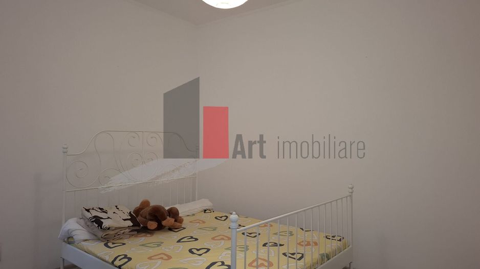 Apartamentul "REHEGUA" , stradal, bloc "REABILITAT" - Poză 4