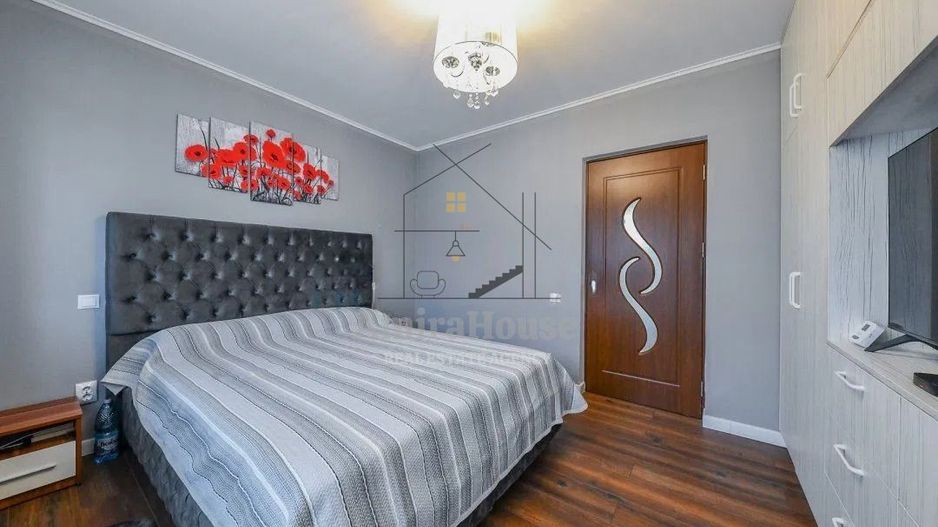 Casa tip duplex, finisat, parcare, aprox teren 200 mp, Floresti Terra - Poză 1