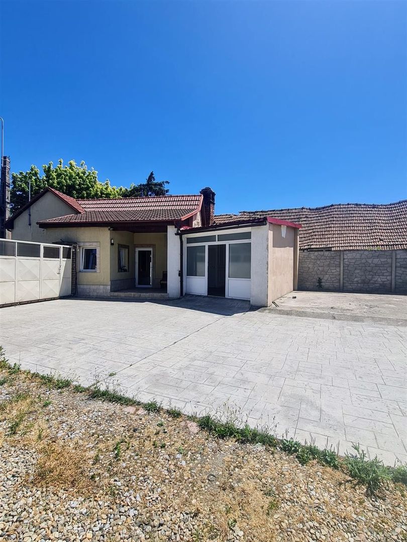 Casa cu teren generos  Episcopia - Poză 1