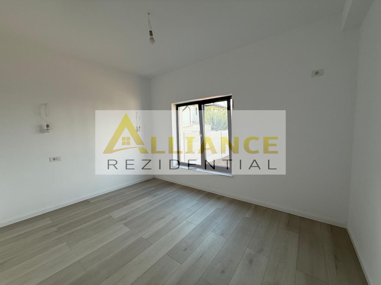 Casa individuala parter || 4camere 2 bai || teren 325 mp || - Poză 4