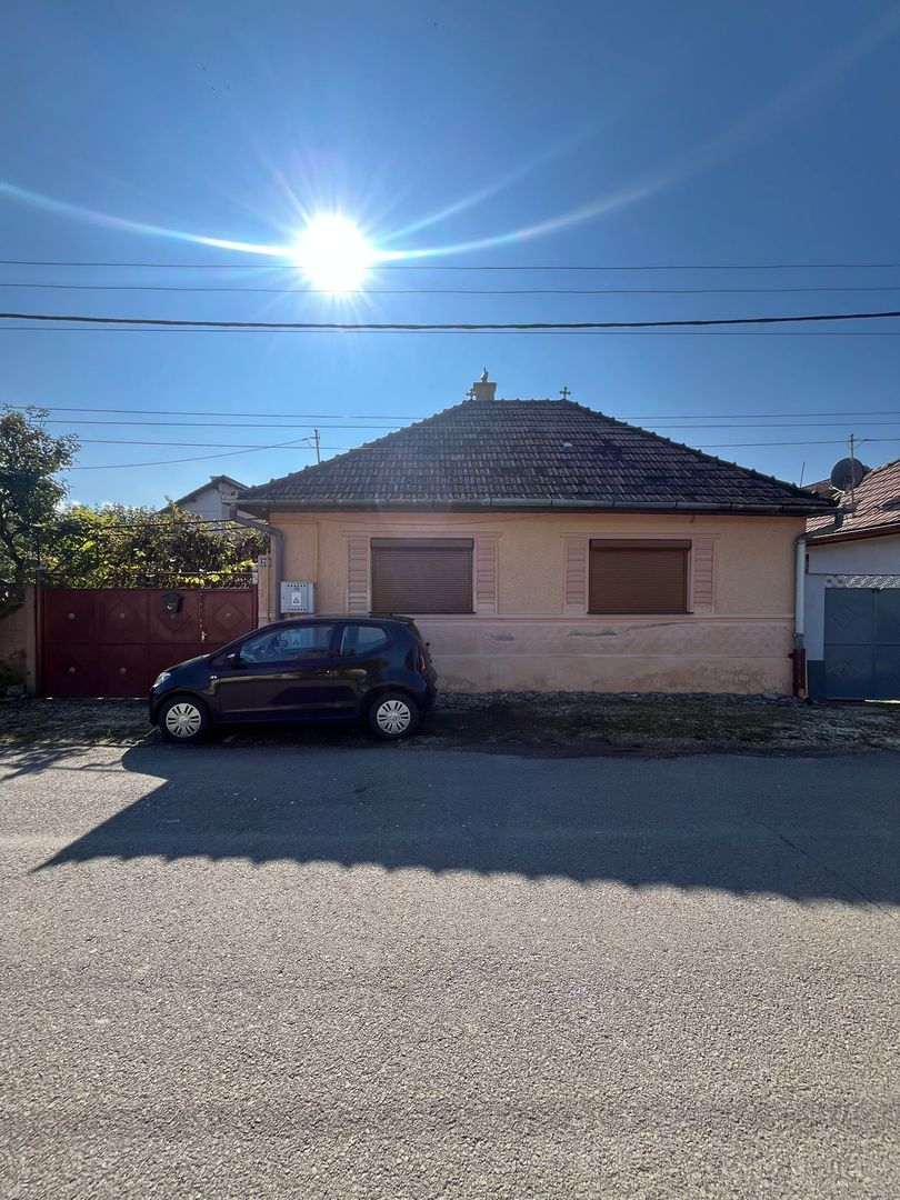 Casă de vânzare în Sânpetru Vechi - singur în curte, garaj, foișor - Poză 17