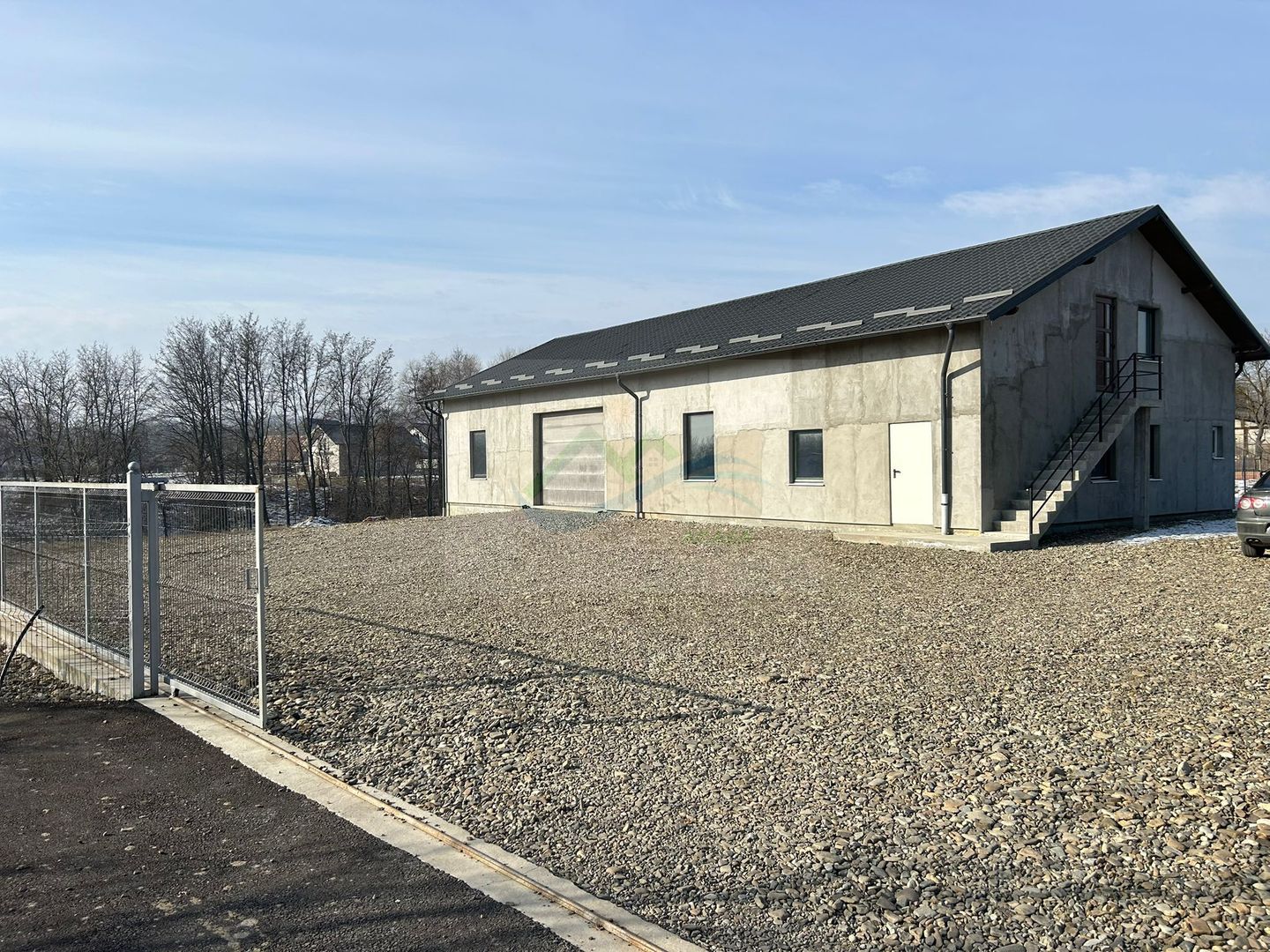 Hală de vânzare 165000 euro sau închiriere 900 euro   . - Poză 1