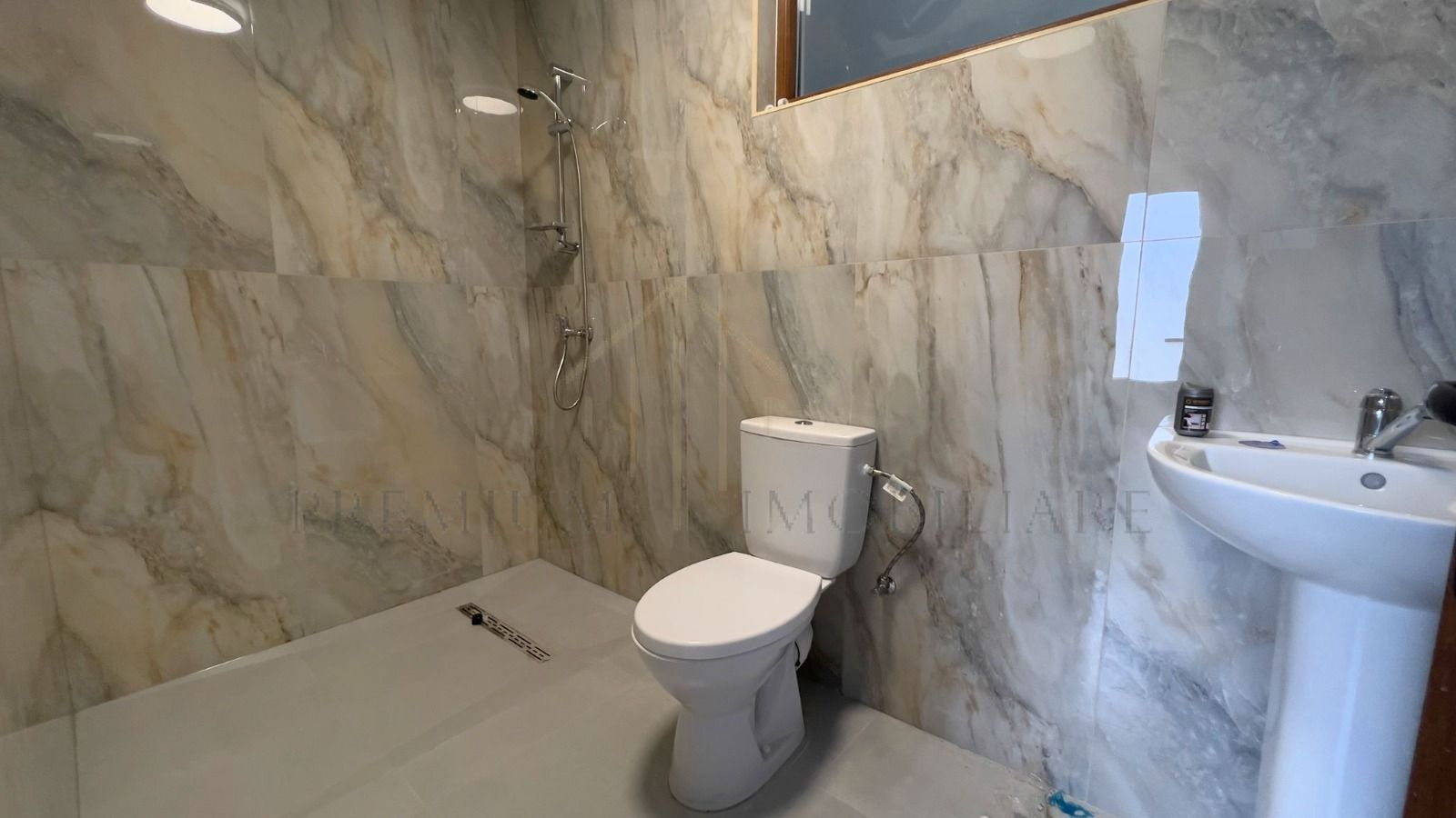 Oportunitate de investiție – Proprietate versatilă în Onești - Poză 8