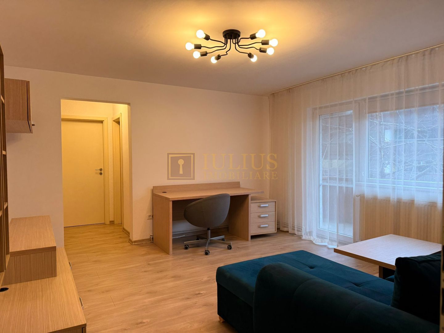 Peste drum de Iulius Mall/Town; centrala proprie, modern amenajat. - Poză 2