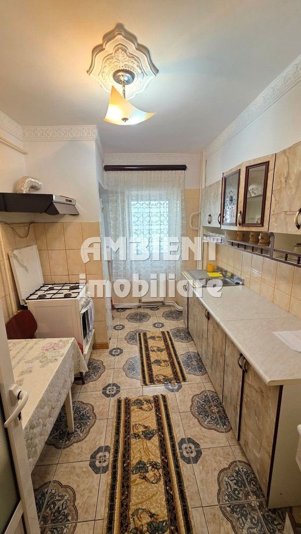 Apartament 3 camere, etaj 3, VASLUI - zona GARA; - Poză 3