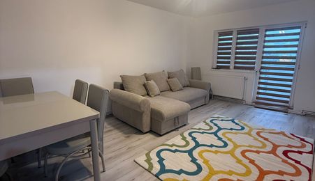 Apartament de inchiriat 3 camere, central Campina!