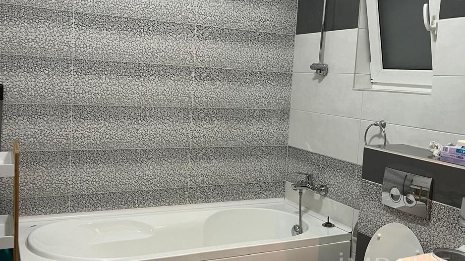Apartament cu 3 camere in zona Parcului Central (Platinia) - Poză 11
