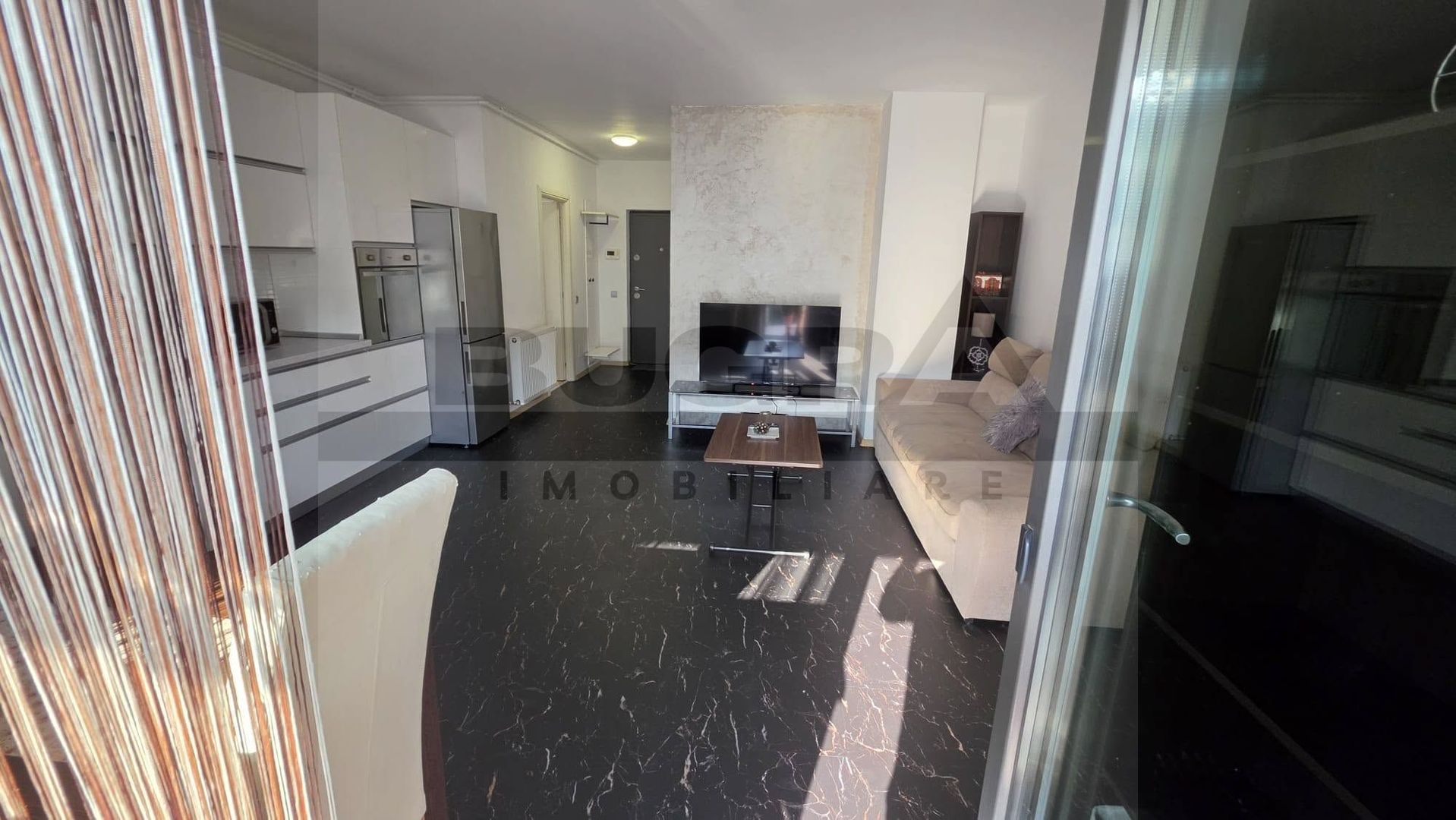 Apartament 2 camere 50 mp, gradina 40 mp, parcare, zona Metro - Poză 2