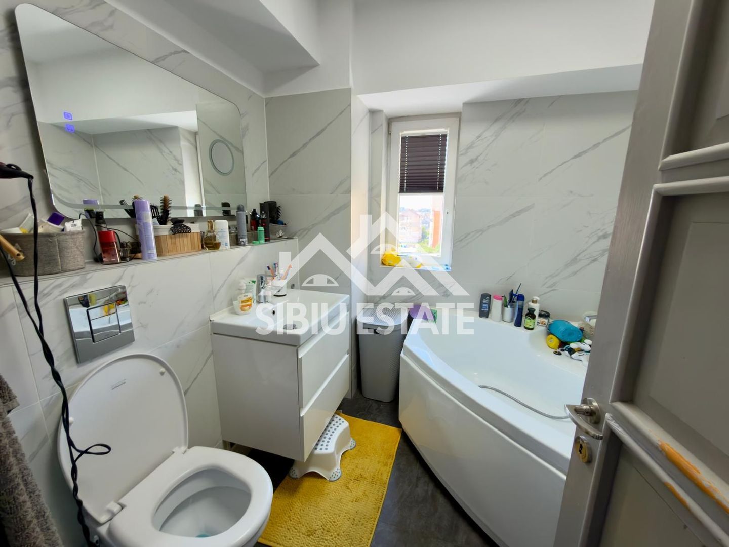 Apartament 75 mp. 3 camere 3 balcoane  decomandat in Sibiu- Terezian - Poză 7