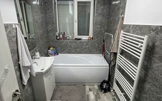 Apartament cu 2 camere, renovat complet, str.Libertății, Moinesti - Poză 5