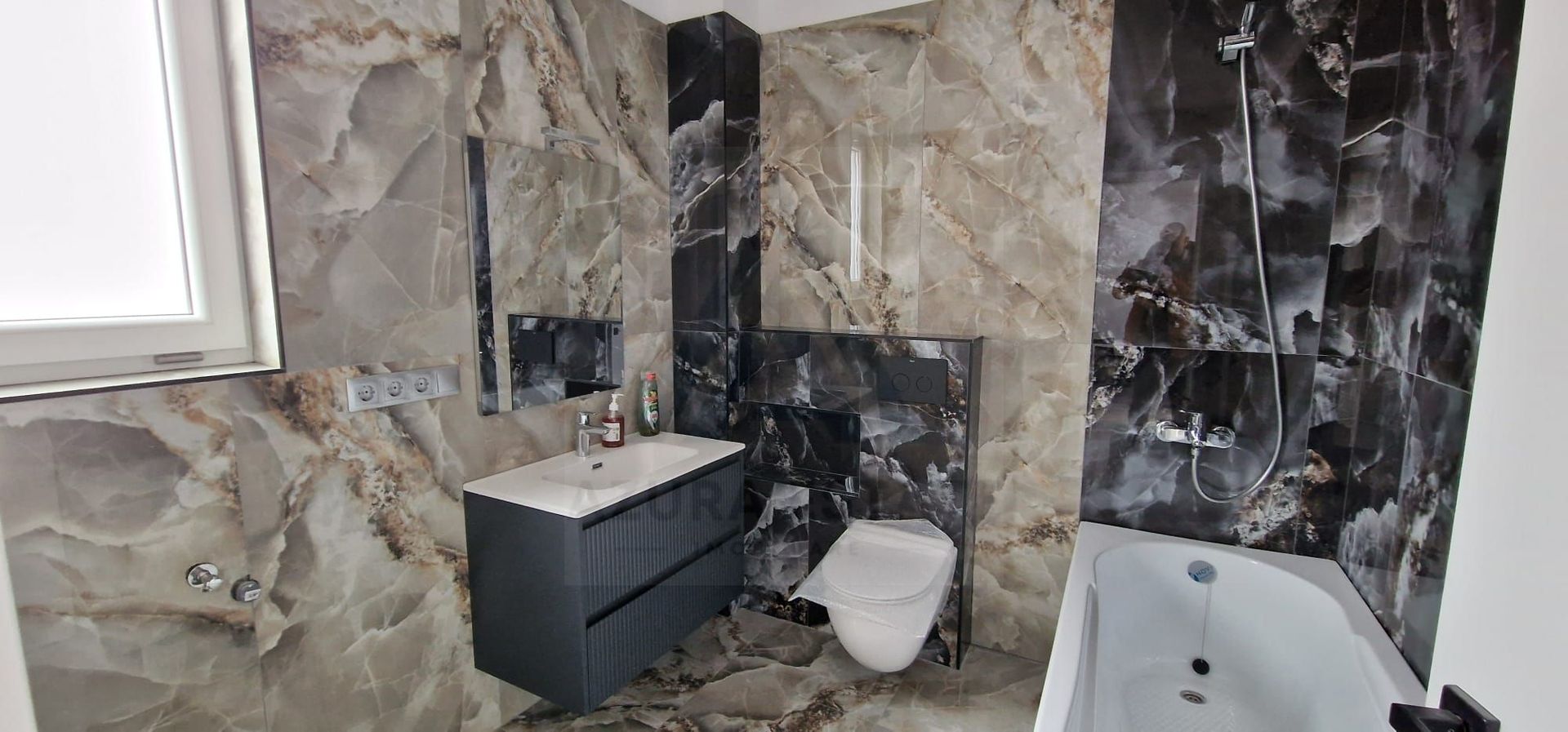 Casa moderna la cheie 5 camere 2 bai 120 mp utili si curte in Cristian - Poză 5