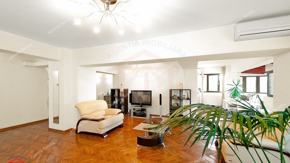 Vanzare apartament cu 4 camere, Faleza bloc Pescarus, etaj 1, sup.135 - Poză 1