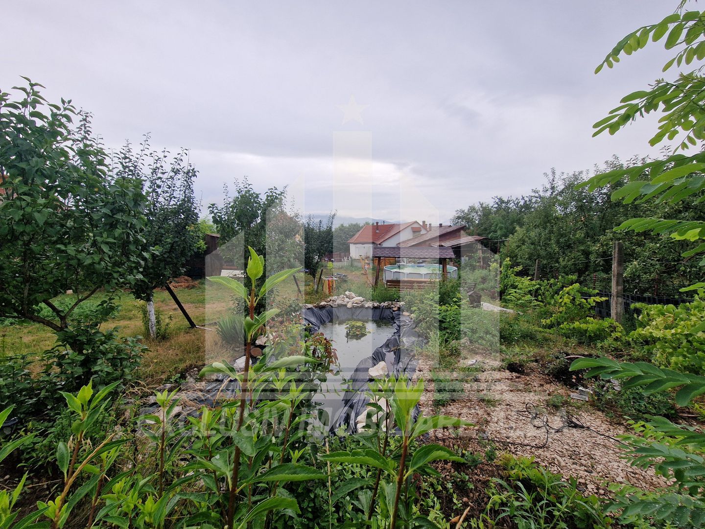 Casa de vanzare cu 2000mp de teren in Ciugud - Poză 10