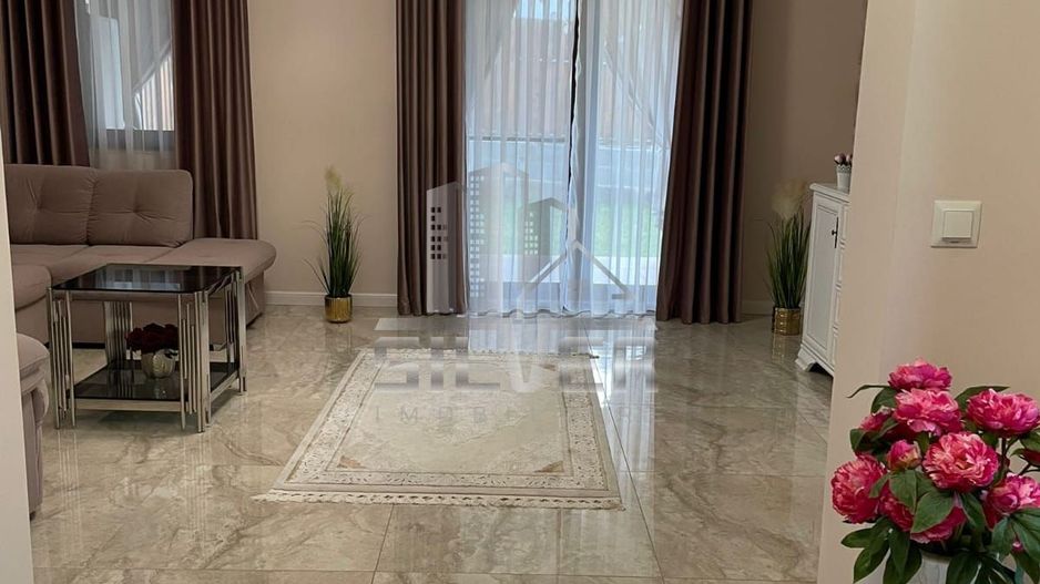 Casa tip duplex la 5 minute de Baza Sportiva. - Poză 6