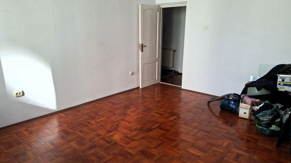 Vila cu 10 camere, destinatie rezidentiala / birouri - Poză 16