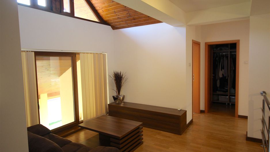 Casă / Vilă cu 5 camere de vânzare în zona Dumbravita - Poză 11