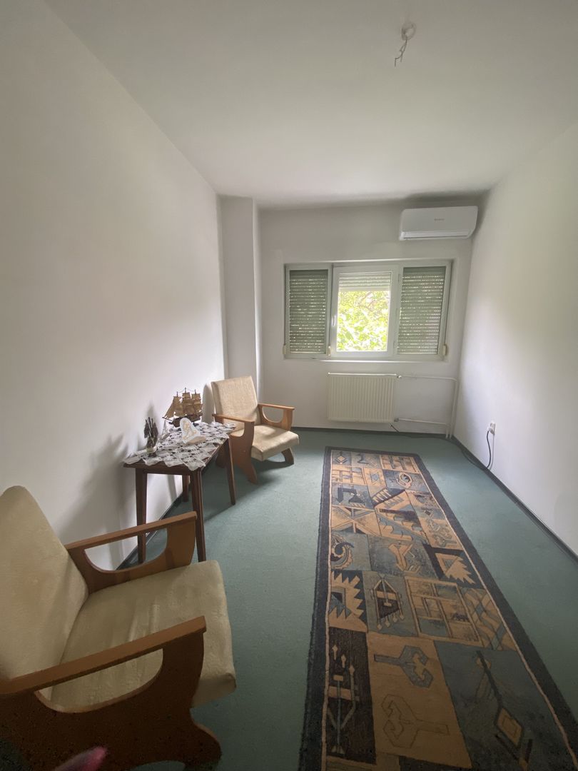 Casa de vânzare/închiriere zona Lunei - Poză 6