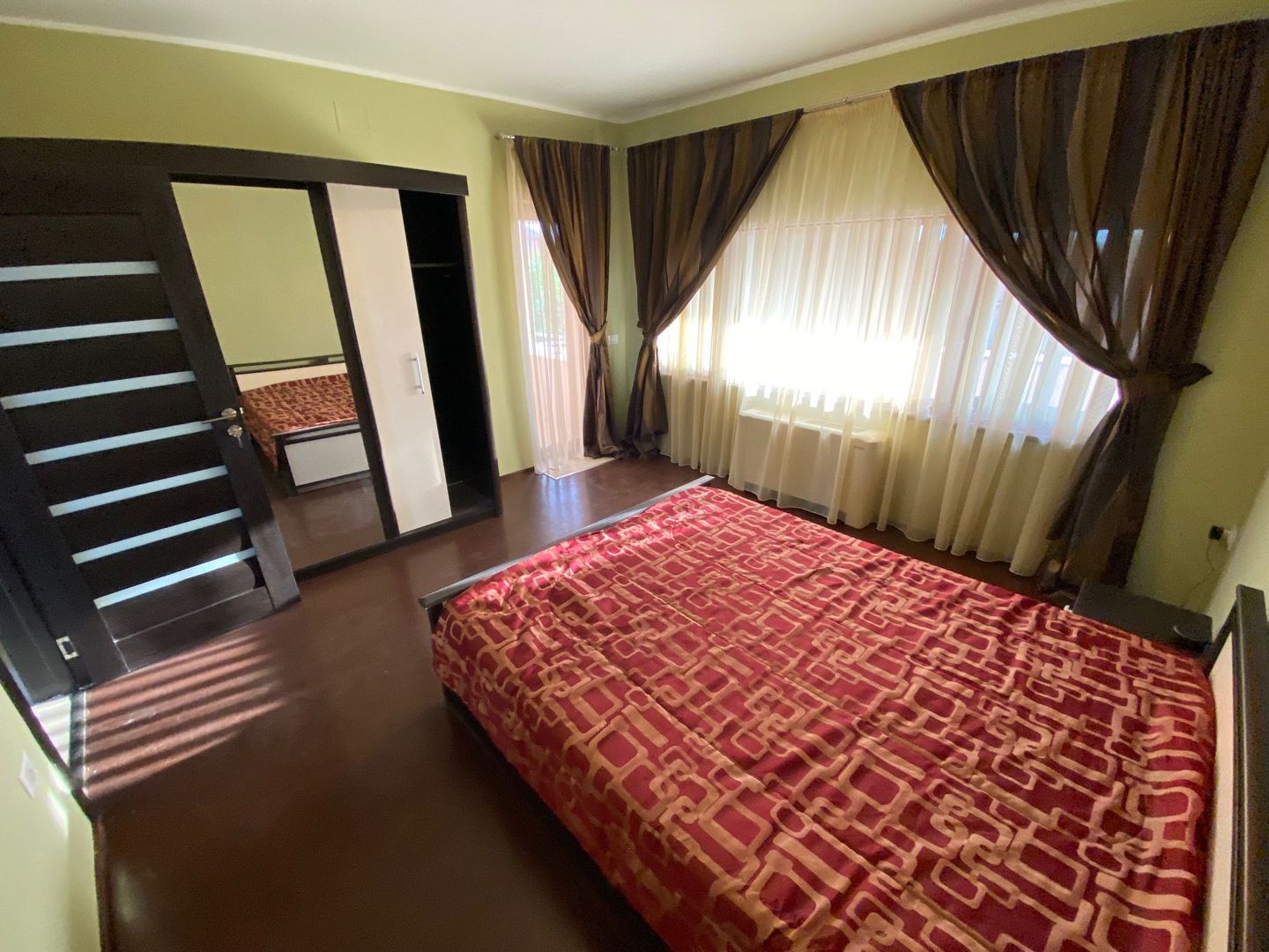 VILA CU 5 CAMERE zona Mircea Cel Batran - Poză 10