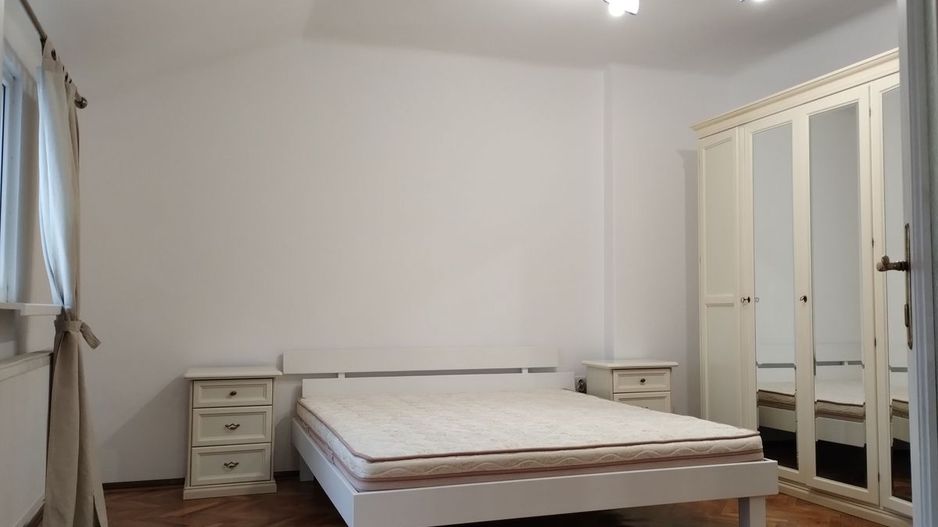 Închiriez apartament 3 camere, Calea Calarasi,renovat,centrală proprie - Poză 3