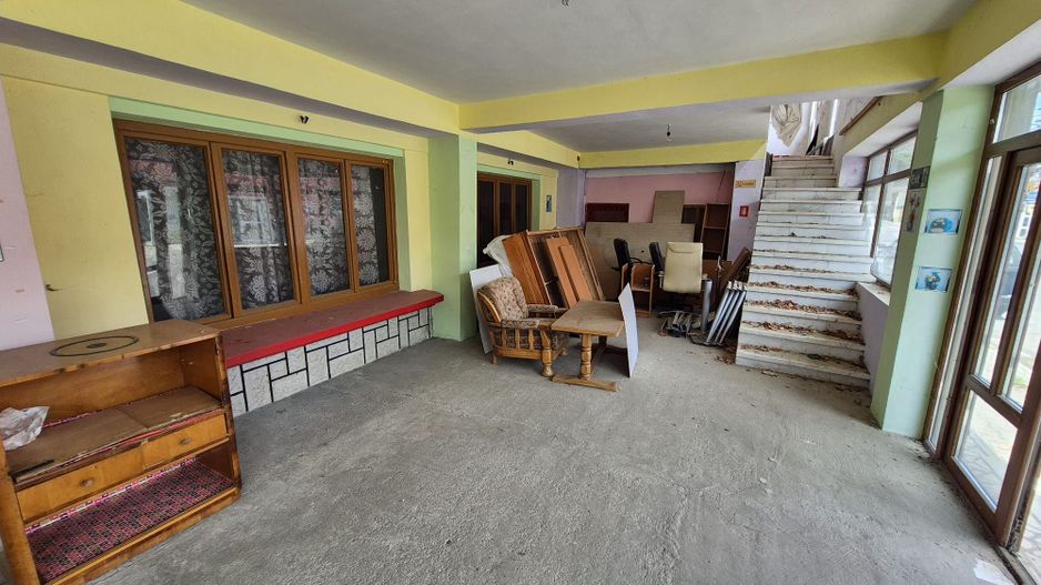 Spatiu comercial+Locuinta 664 mp construiti+anexa 16 mp si teren 845mp - Poză 12