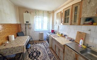 De vanzare apartament 3 camere, etaj 1, Cetate - Poză 5