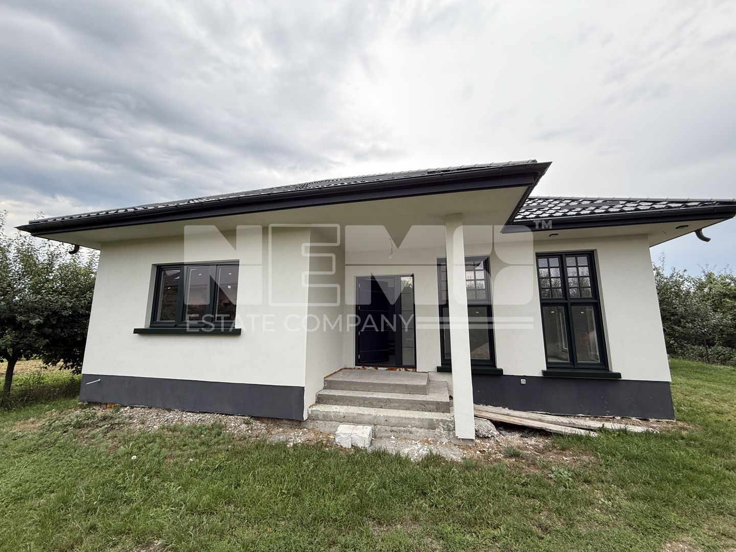 CASA CU 11 ARI TEREN - DRUM PRIVAT - LIVADA - Poză 3