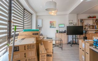 Spatiu birou cu acces din strada - Poză 2