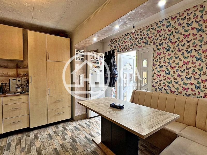 Apartament de vânzare la curte comuna cu 3 camere, Ultracentral,Oradea - Poză 3