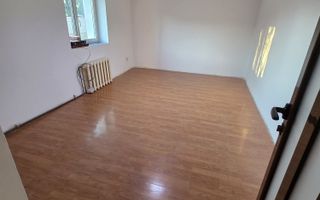 Casă cu 3 dormitoare în Dancu, Holboca. Curte utilă, acte în regulă. - Poză 1