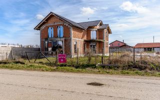 REZERVAT! Casă la roșu cu teren de 752 mp, Mandruloc. Arad - Poză 2