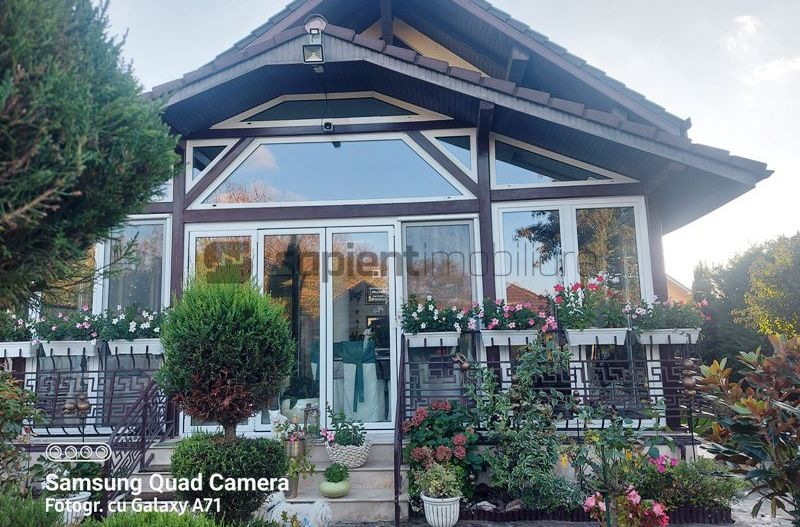 Casa lux cu 5 camere in Rontau - Poză 3