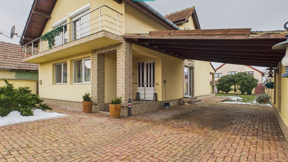 Vilă elegantă cu etaj în Zădăreni - Poză 1