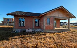 Casa la roșu ~ s.c: 163 mp, teren: 500 mp ~ Santandrei - Poză 4
