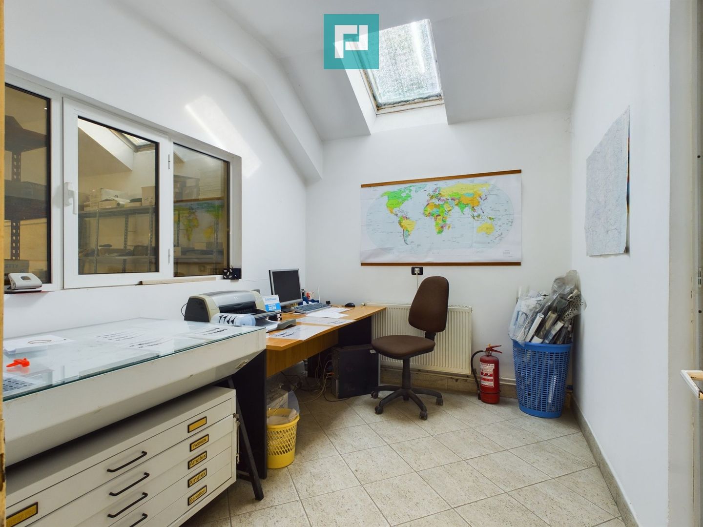 Clădire cu destinație comercială în Grădiște - Poză 4