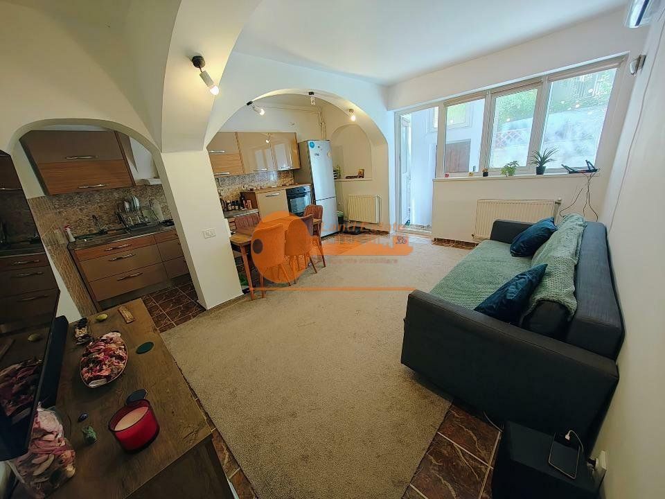 Casă ultracentrală, 4 camere + terasă, Piața Rosetti – Universitate - Poză 1