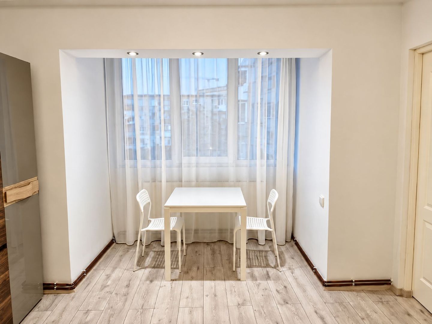 Spitalul Județean | 2 Camere | Centrală Proprie | Etaj Intermediar - Poză 4