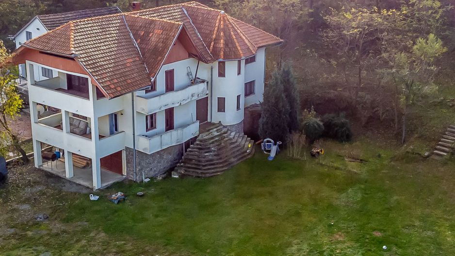 Casă în localitatea Miniș - Comision 0% la cumparare - Poză 1