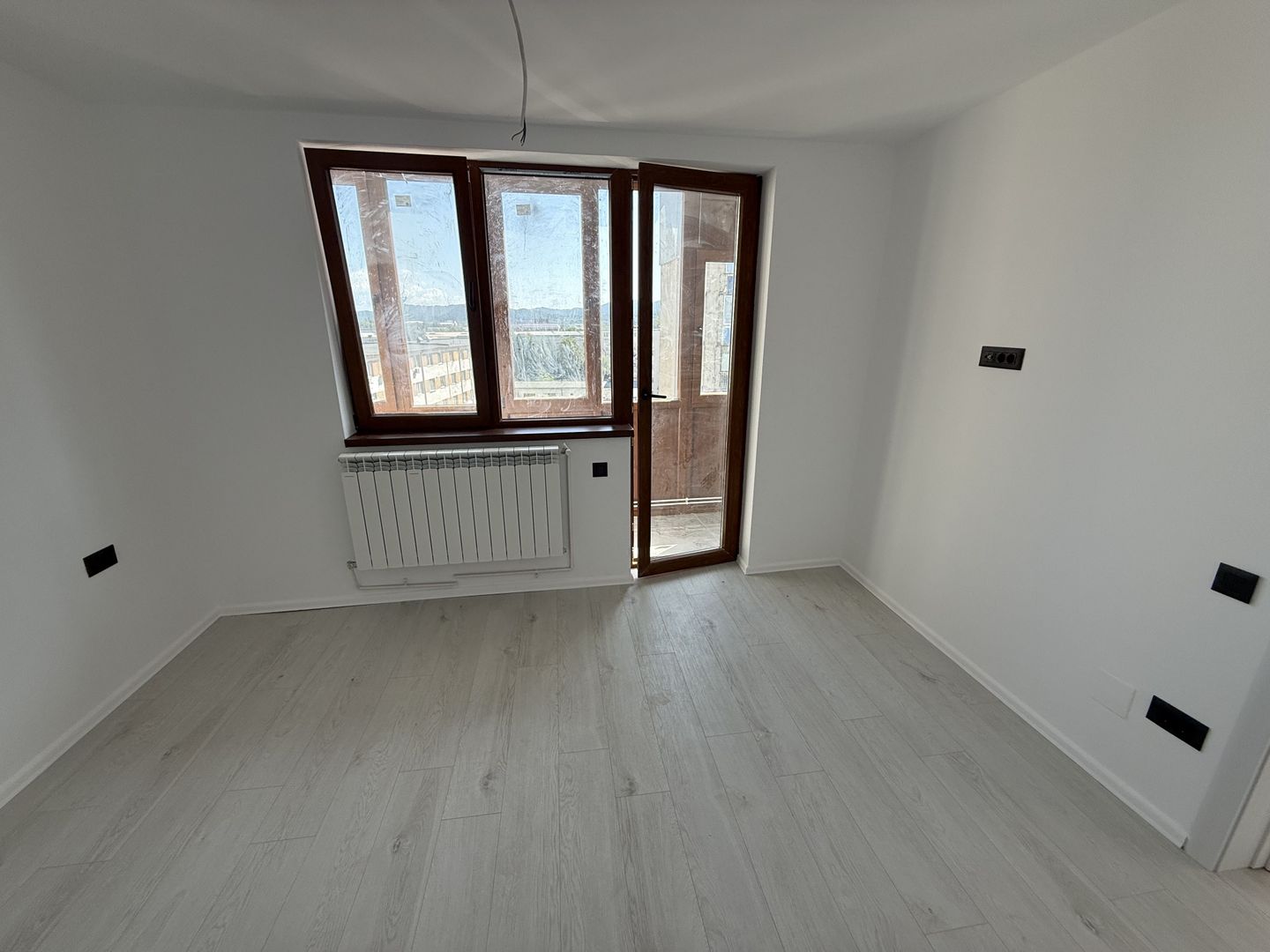 Apartament 3 camere renovat ca la carte zona OMV Campina - Poză 4