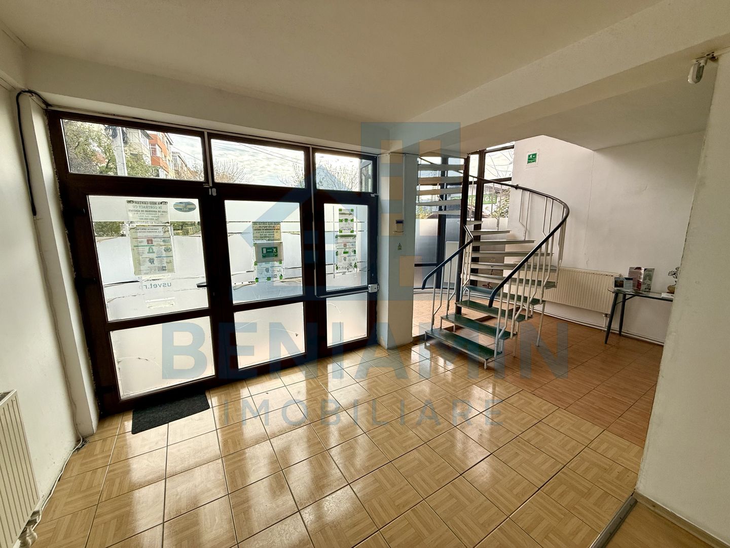 Spatiu comercial P+1 - 200mp - vad - pretabilitate mare - Lapus - Poză 1